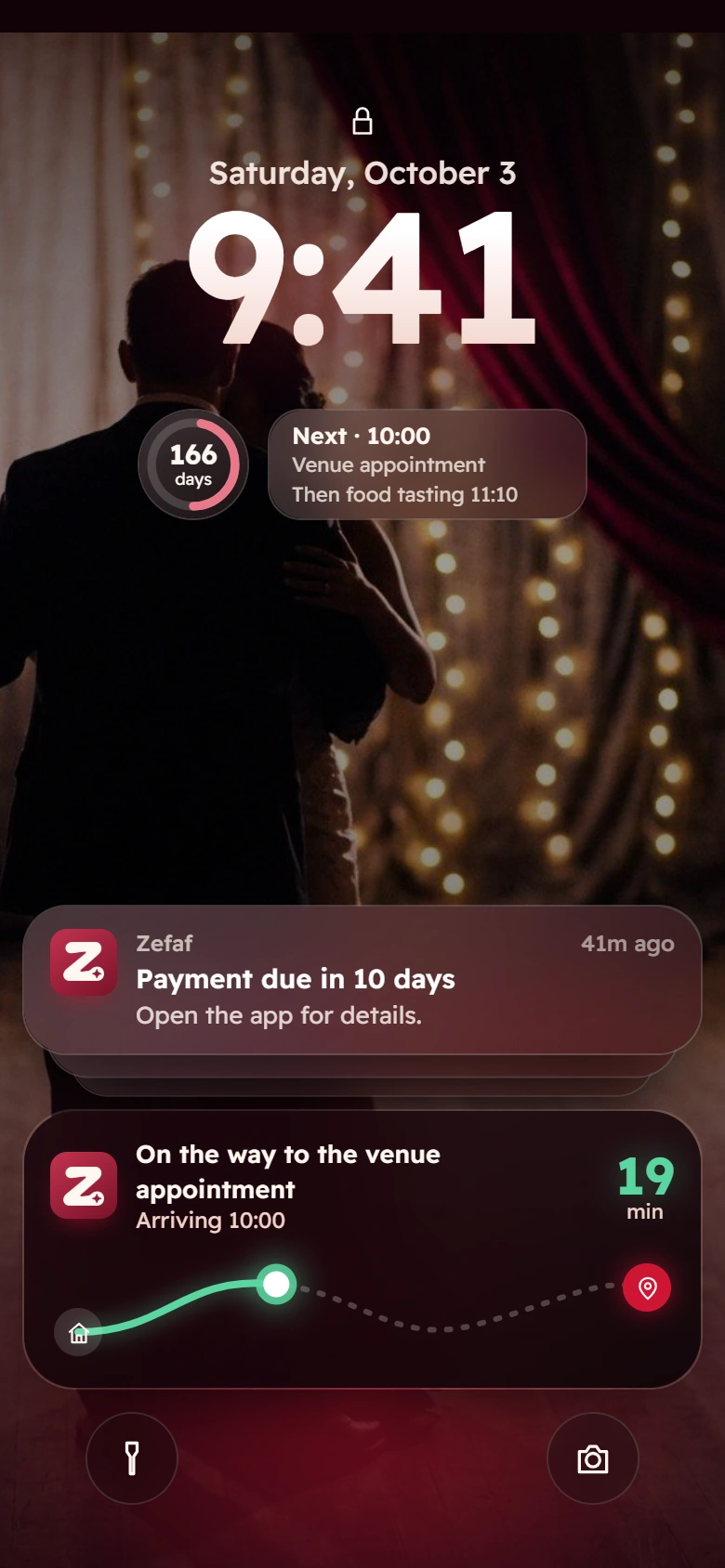 The lock screen: a payment is due in 10 days, open the app for details